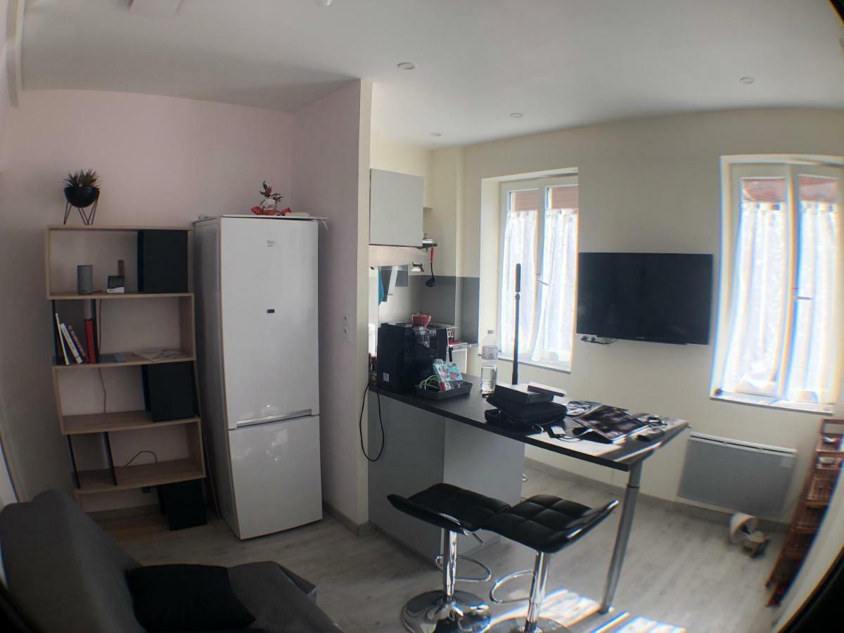 Appartement Lisieux Calme Tres Bien Equipe Buitenkant foto
