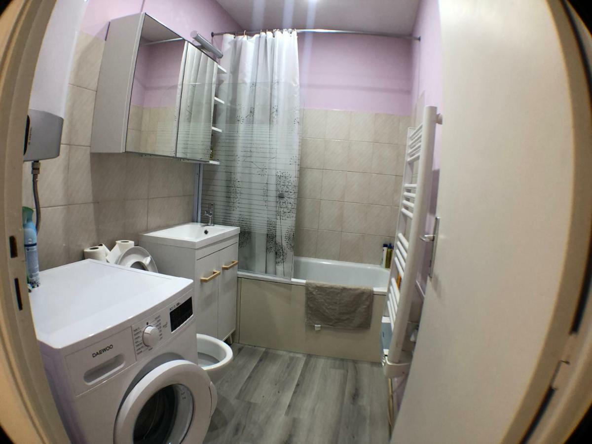 Appartement Lisieux Calme Tres Bien Equipe Buitenkant foto