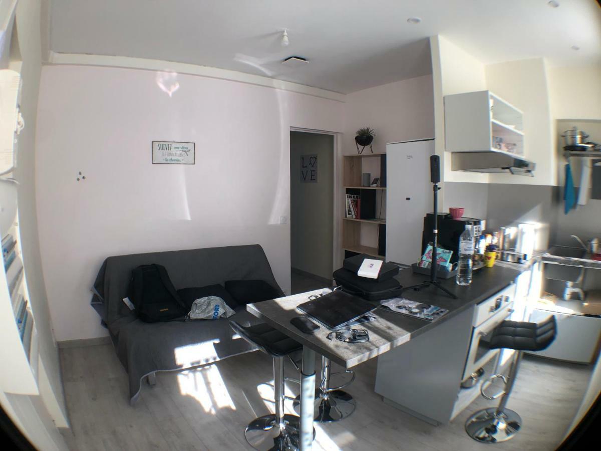 Appartement Lisieux Calme Tres Bien Equipe Buitenkant foto